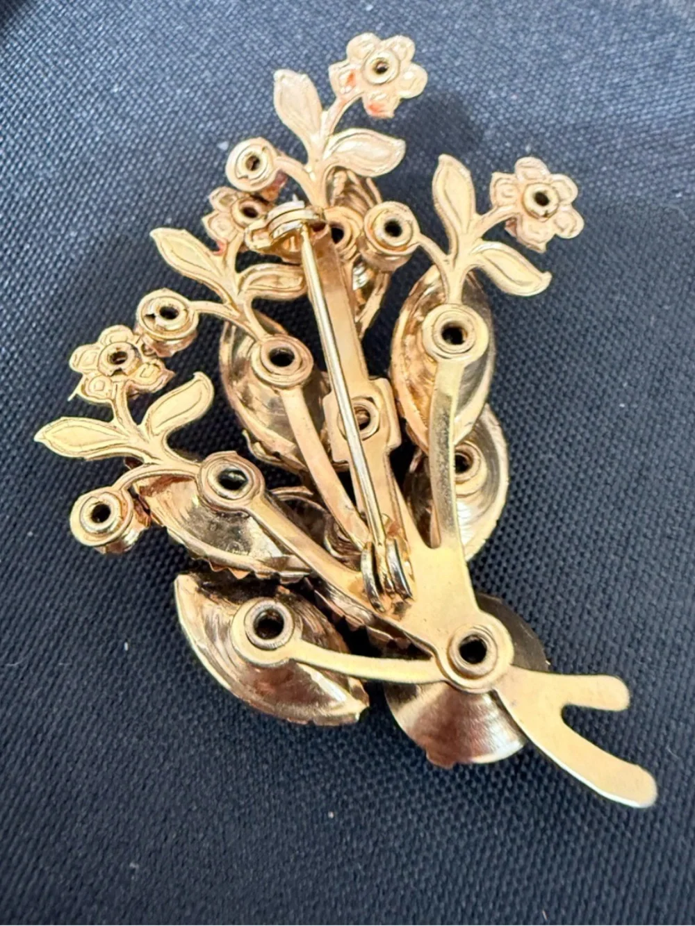 Mid century Vintage Floral Garnet-Style Rhinestone Brooch soldering/hinge style